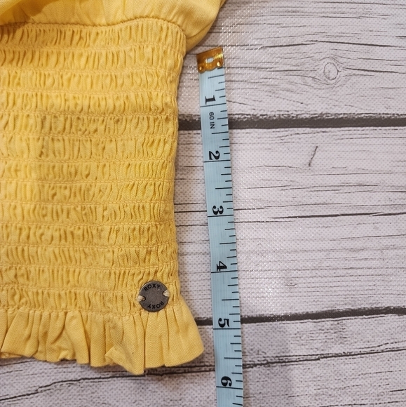 Nwt Roxy Maui Nix Crop Top Lemon Keyhole Tie Buttons and Smocking Size XL - Picture 4 of 9